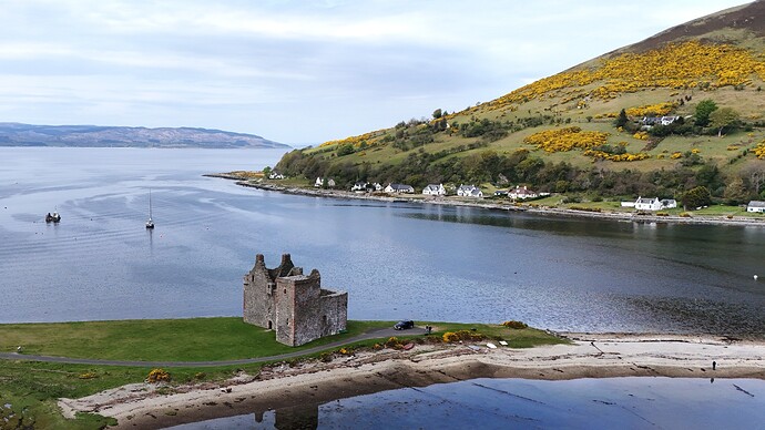 DJI202605011439170022D Lochranza