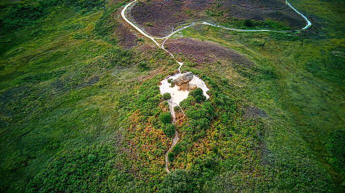 8b78626f-08d7-4d3a-aa5b-4a60a630fb63_agglestone