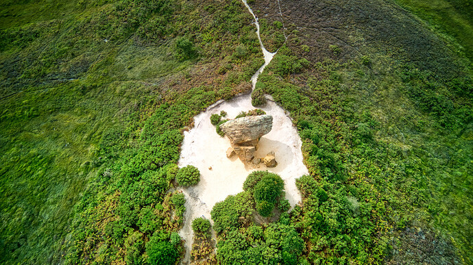 6c049b8f-a78f-40cb-a705-c3a306b2711a_agglestone