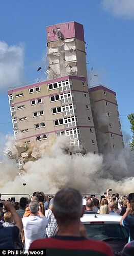 36BF03ED00000578-3717055-Several_videos_filmed_by_onlookers_showed_the_three_building_col-a-72_1469994720725