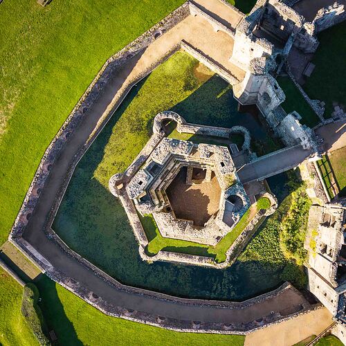 b0e26f14-44d7-4f0c-afd0-f4e9eb6a0ebe_castles-26