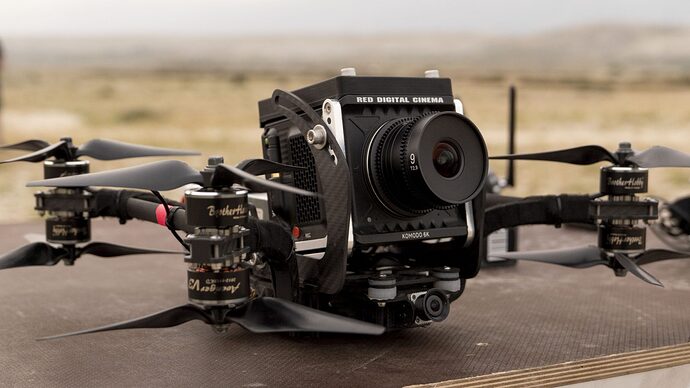 Skynamic-FPV-Racer-Drone-RED-Komodo-6K-1600x900