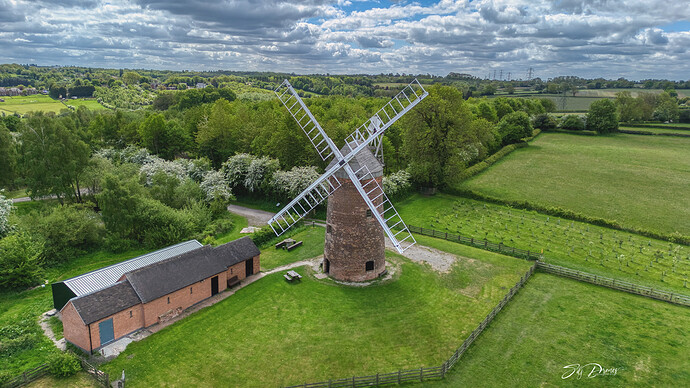 DJI_20250504120205_0438_D_HDR