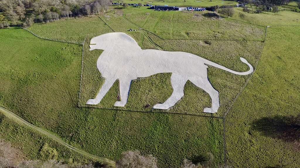 The White Lion - Whipsnade - Photos by Drone - Grey Arrows Drone