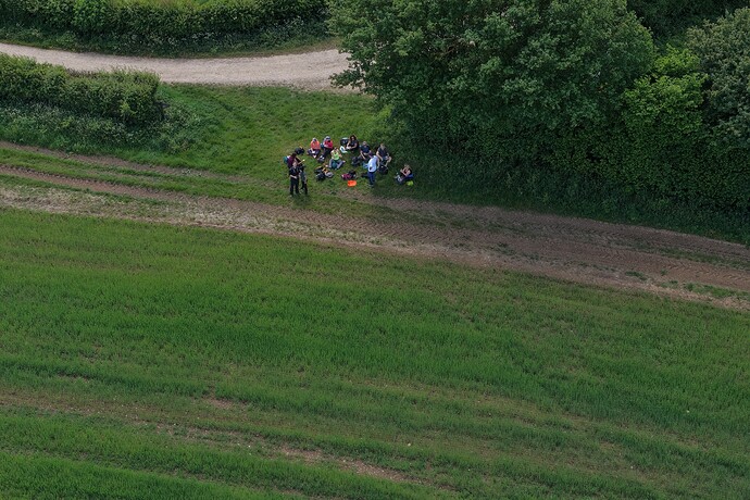dji_fly_20250525_132310_0017_1748191385147_photo