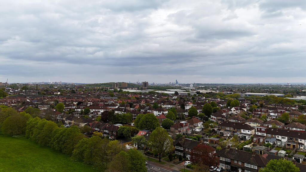 northolt-west-london-dji-mini-4-pro-photos-by-drone-grey-arrows