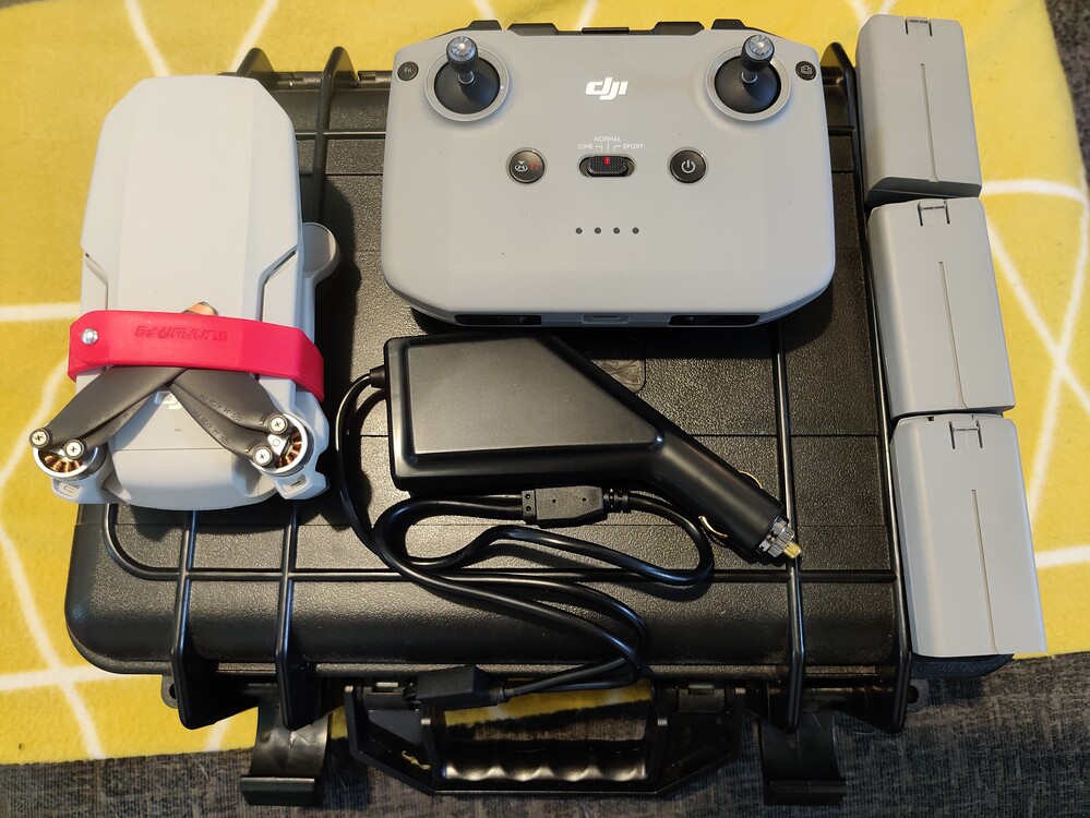 DJI Mini 2, 3 batteries, car charger, Startrc hard case. Very little