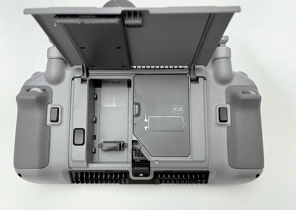 DJI RC Plus 2 (TKPL2) DJI Matrice 4D Series | Matrice 4T/4E | Matrice ...